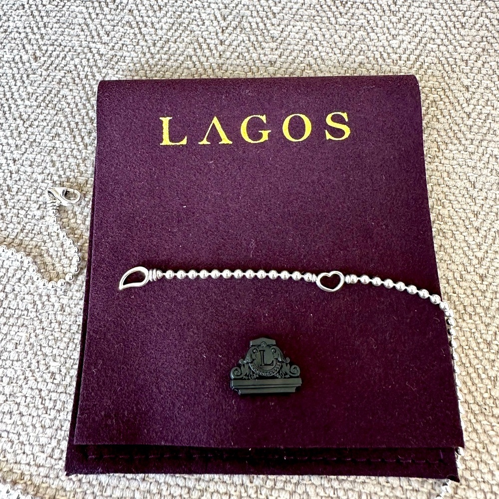 Lagos Embrace pendant necklace - Picture 4 of 9